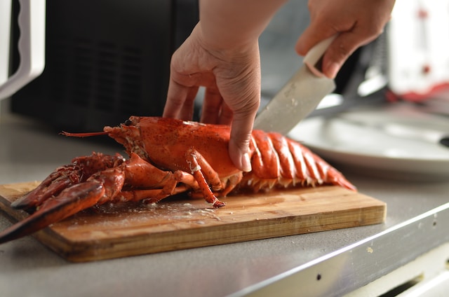 how to thaw frozen lobster tails